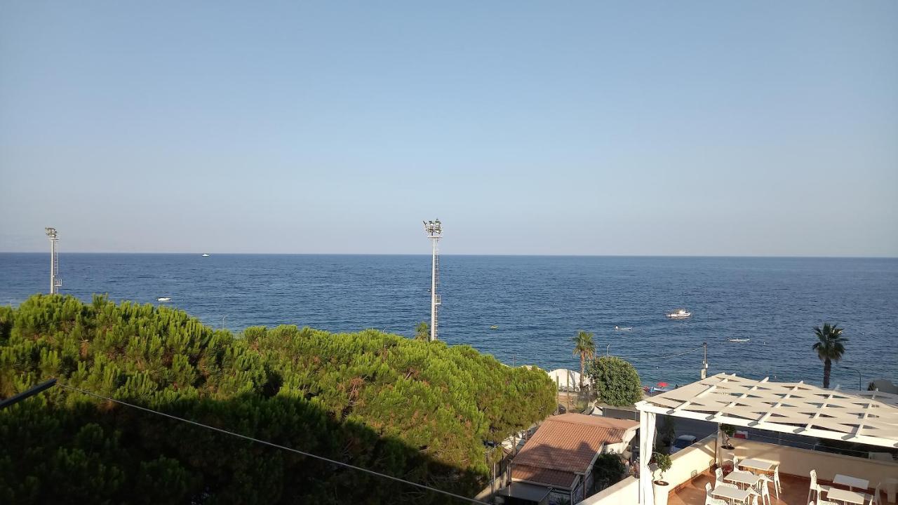 Le Spiagge Panzió Letojanni Kültér fotó